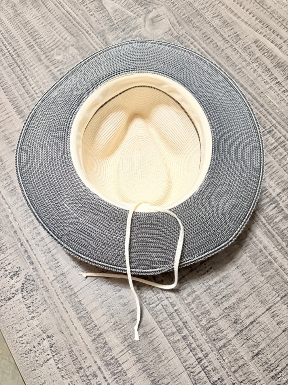 Wallaroo Two-Tone Packable Sun Hat in Cream & Light Gray - Picture 5 of 7